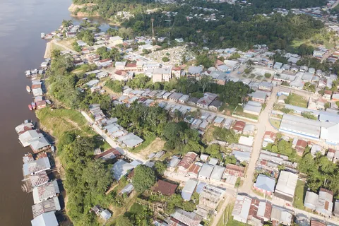 Riverside town on the Solimões from the air, Brazil — Nicolas Marincic