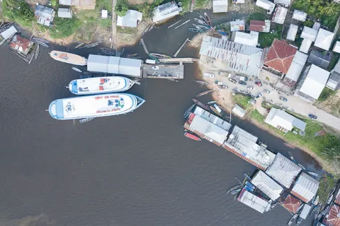 Moored boats seen from above, Solimões, Brazil — Nicolas Marincic