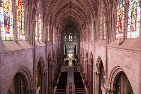 Nef de la basilique du Vœu national vue d’en haut, Équateur — Nicolas Marincic
