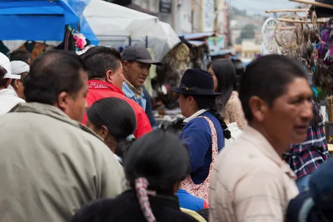 Crowd at Otavalo market, Ecuador — Nicolas Marincic