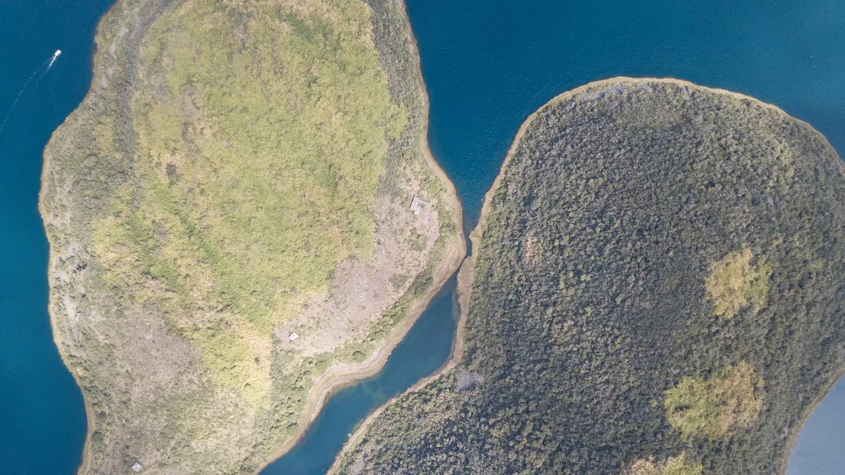 Îles de la lagune de Cuicocha vues d’en haut, Équateur — Nicolas Marincic