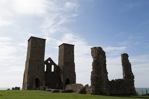 Tours de Reculver sur la côte du Kent, Royaume-Uni — Nicolas Marincic