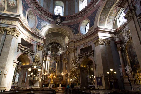 Baroque interior of the Peterskirche, Vienna, Austria — Nicolas Marincic