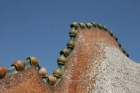 Dragon-back roof of Casa Batlló, Spain — Nicolas Marincic