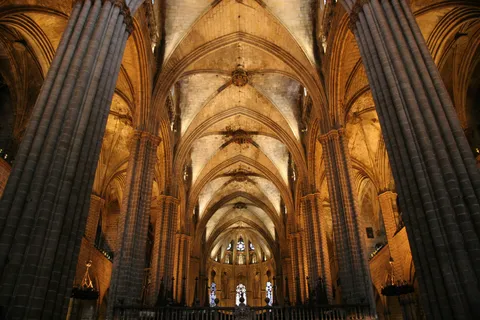 Gothic nave of Barcelona Cathedral, Spain — Nicolas Marincic