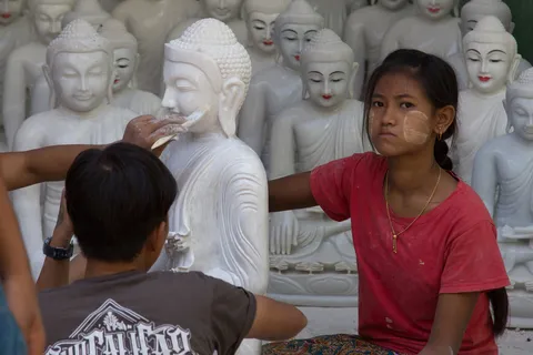 Marble Buddha workshop, Burma — Nicolas Marincic