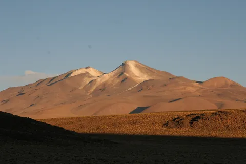 Golden mountain at sunset, Sud Lípez, Bolivia — Nicolas Marincic