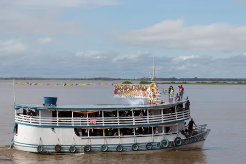 Passenger boat on the river, Brazil — Nicolas Marincic