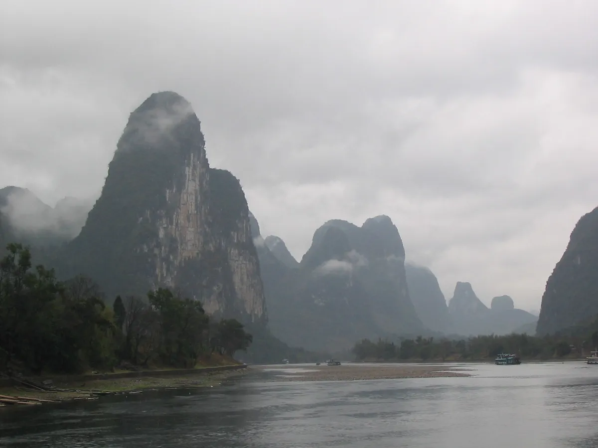 Li River karst towers in the mist, China — Nicolas Marincic