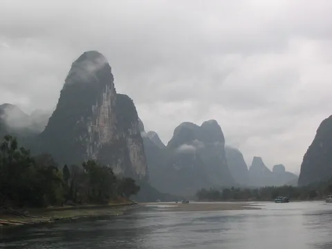 Li River karst towers in the mist, China — Nicolas Marincic