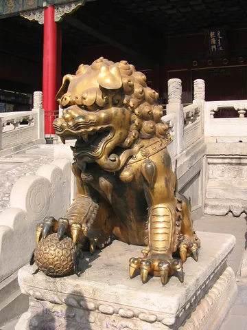 Gilded lion at the Gate of Heavenly Purity, China — Nicolas Marincic