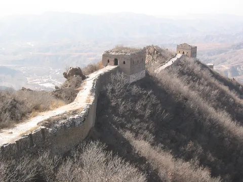 Simatai watchtowers in the haze, China — Nicolas Marincic