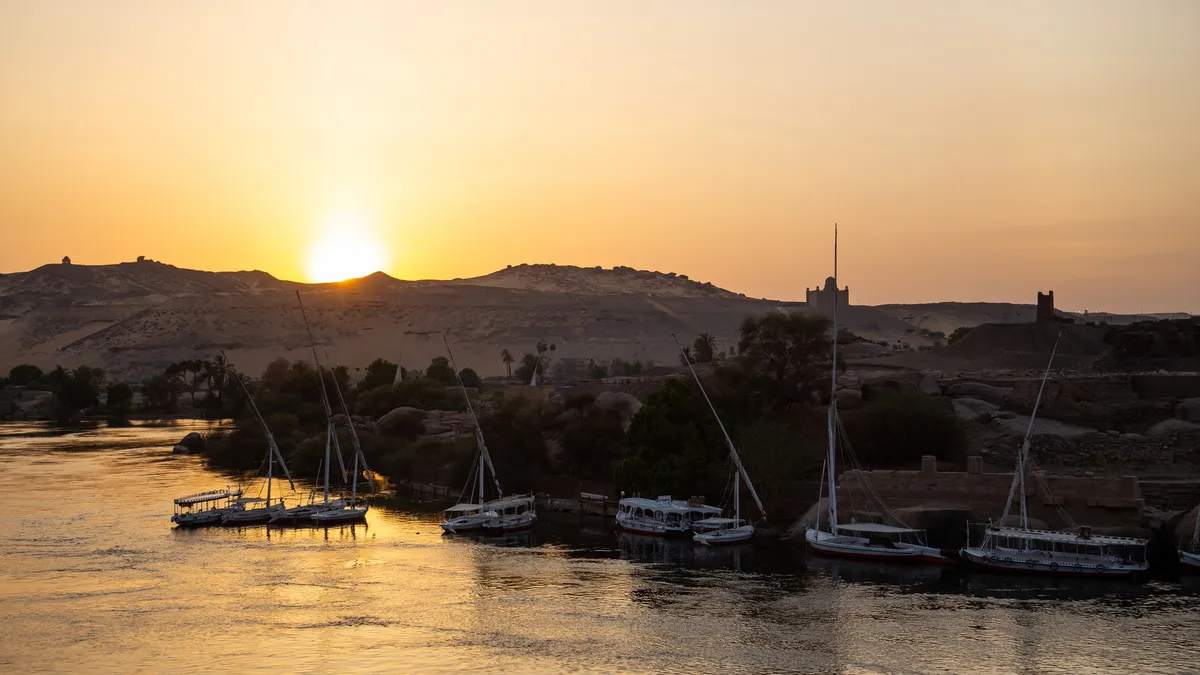 Coucher de soleil sur les felouques, Assouan, Égypte — Nicolas Marincic