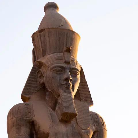 Head of Ramesses II in golden light, Luxor temple, Egypt — Nicolas Marincic