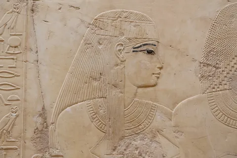 Relief d’une femme, tombe de Ramosé (TT55), Égypte — Nicolas Marincic