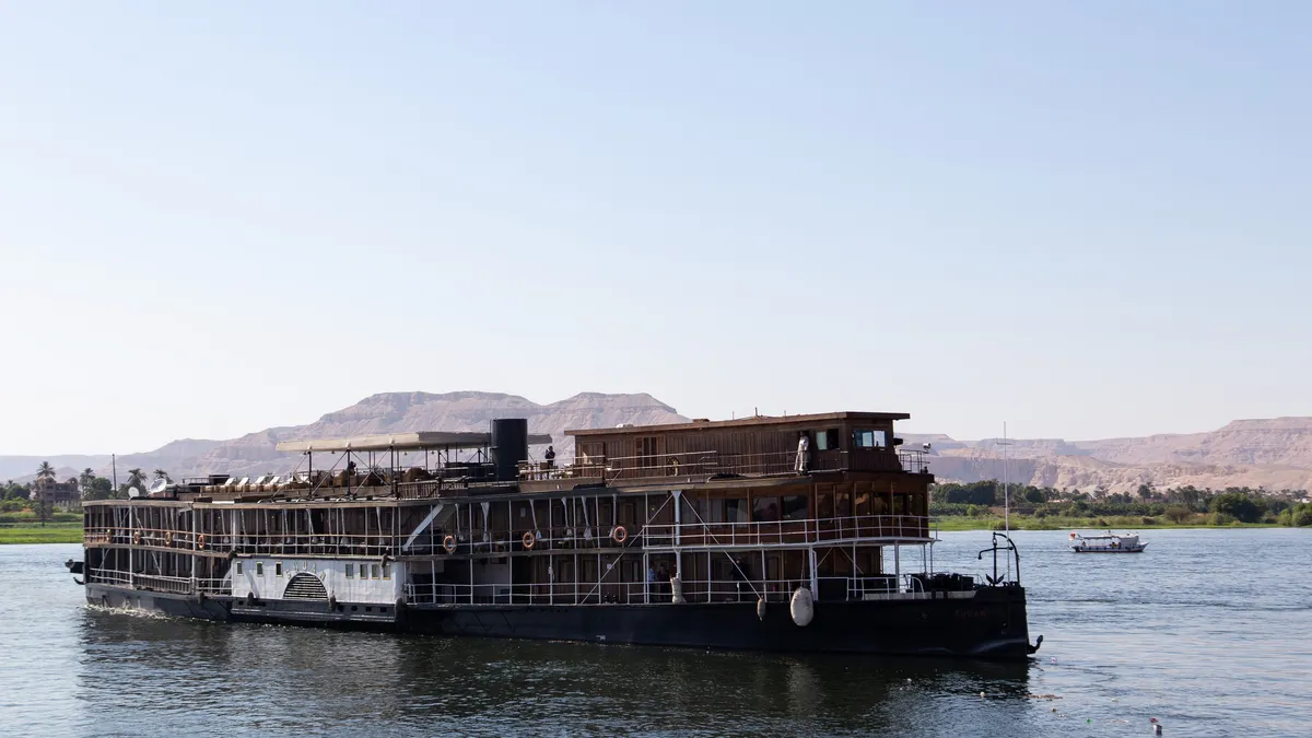 Paddle steamer on the Nile, Egypt — Nicolas Marincic