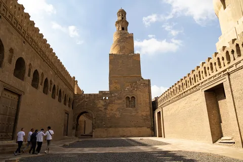 Minaret en spirale de la mosquée Ibn Touloun, Le Caire, Égypte — Nicolas Marincic