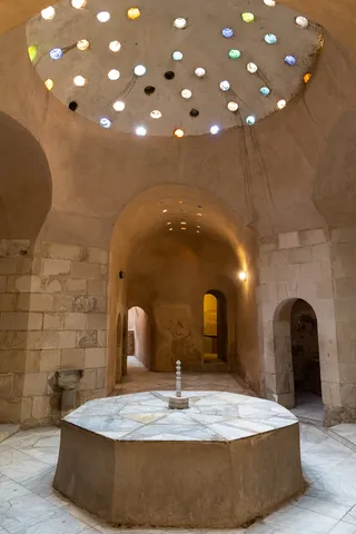 Coupole de hammam percée d’étoiles, Le Caire, Égypte — Nicolas Marincic