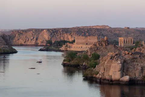 Île de Philae et gorges du Nil à l’aube, Égypte — Nicolas Marincic