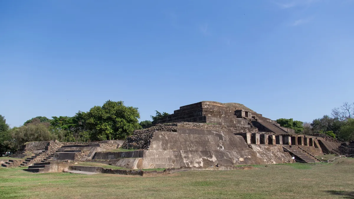 Pyramide principale B1-1 de Tazumal, Salvador — Nicolas Marincic