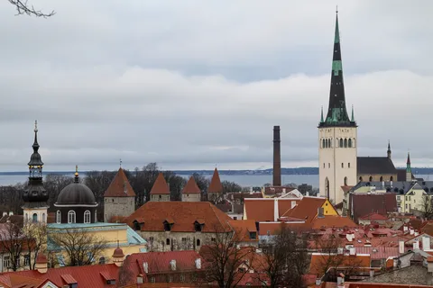 Flèche de Saint-Olaf et mer Baltique, Tallinn, Estonie — Nicolas Marincic