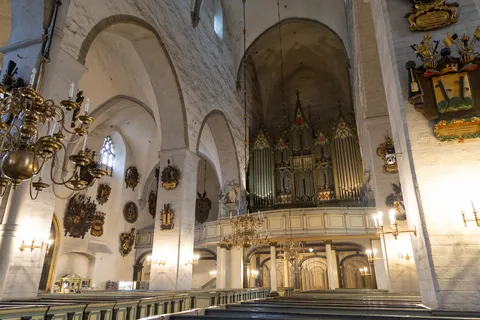 Blasons et orgue de la cathédrale du Dôme, Tallinn, Estonie — Nicolas Marincic