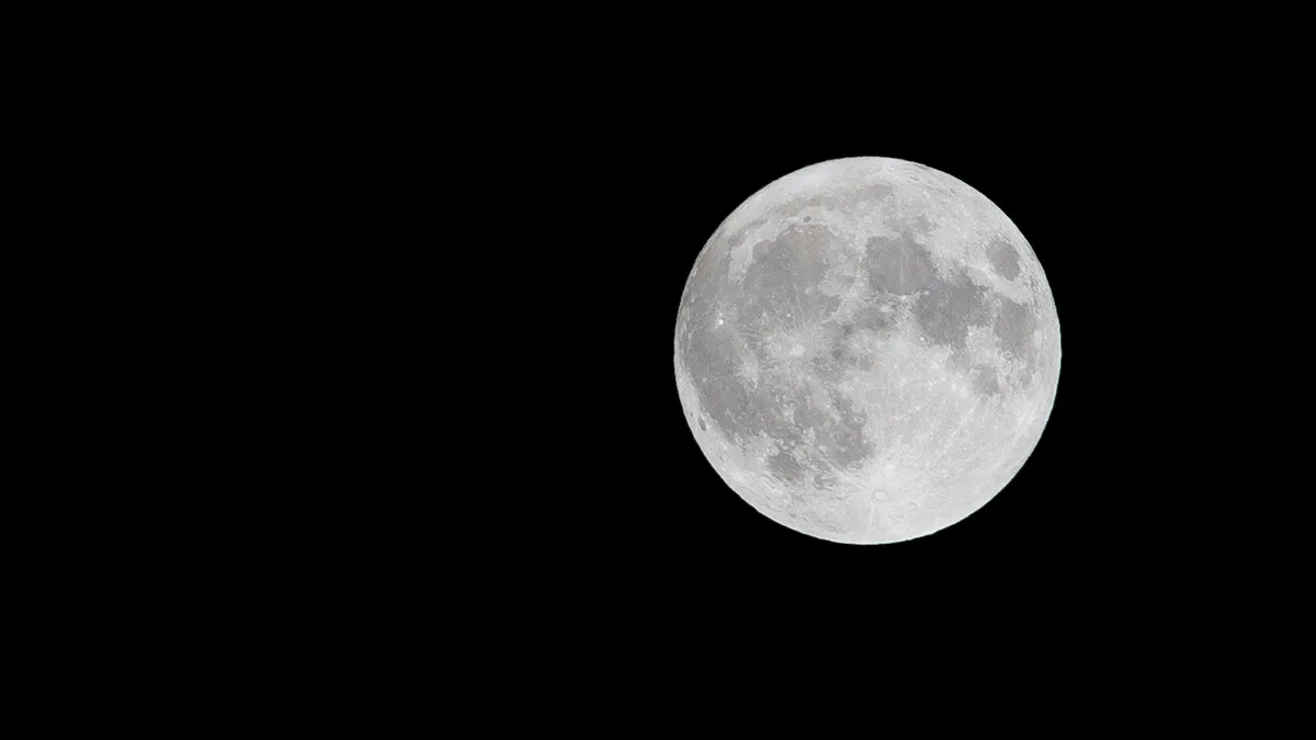 Full moon, France — Nicolas Marincic