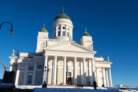 Cathédrale d’Helsinki sous un ciel bleu, Finlande — Nicolas Marincic