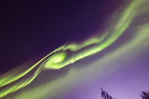 Ruban d’aurore boréale en spirale, Finlande — Nicolas Marincic