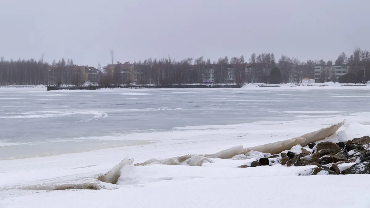 Rivage gelé en hiver, Finlande — Nicolas Marincic
