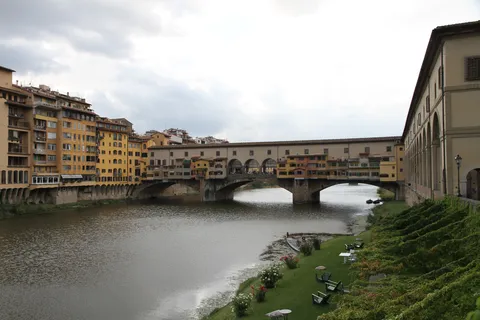 Ponte Vecchio depuis les quais de l’Arno, Italie — Nicolas Marincic