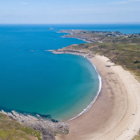 Anse de sable au bord d’une mer turquoise, France — Nicolas Marincic