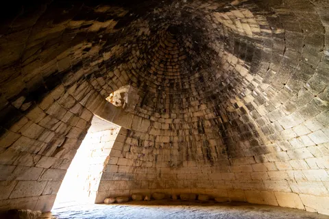 Coupole en encorbellement du Trésor d’Atrée, Mycènes, Grèce — Nicolas Marincic