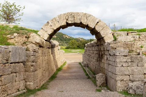 Entrée voûtée du stade d’Olympie, Grèce — Nicolas Marincic