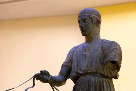 L’Aurige de Delphes, musée de Delphes, Grèce — Nicolas Marincic
