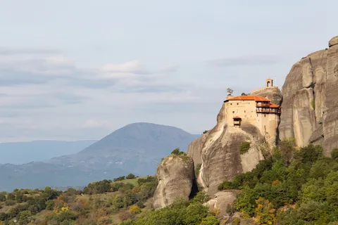 Monastère Saint-Nicolas-Anapafsas sur son rocher, Météores, Grèce — Nicolas Marincic