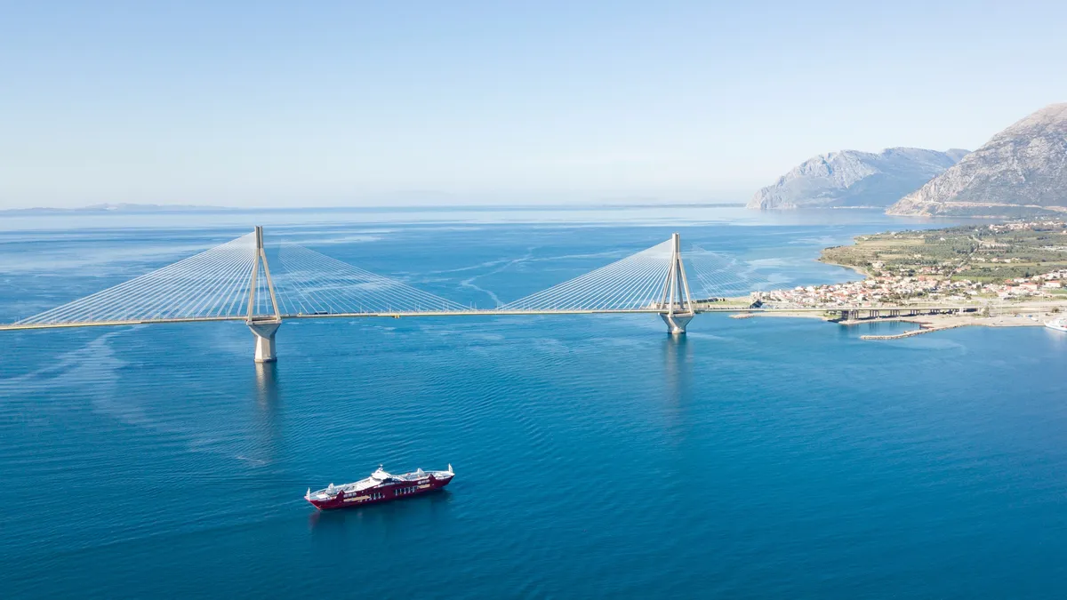 Pont Rion-Antirion au-dessus du golfe de Corinthe, Grèce — Nicolas Marincic
