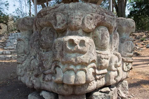 Zoomorphic altar, Copán, Honduras — Nicolas Marincic