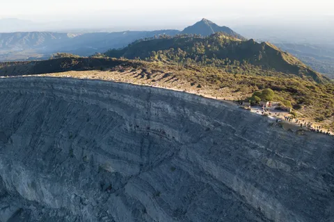 Ijen crater wall and rim trail, aerial view, Indonesia — Nicolas Marincic