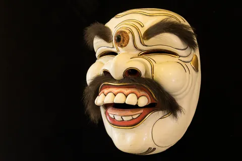 Masque topeng grimaçant, musée des masques, Indonésie — Nicolas Marincic