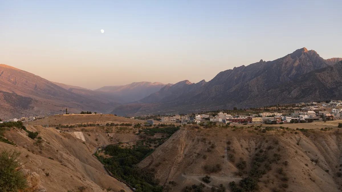 Mountain village at dusk, Iraq (Kurdistan) — Nicolas Marincic