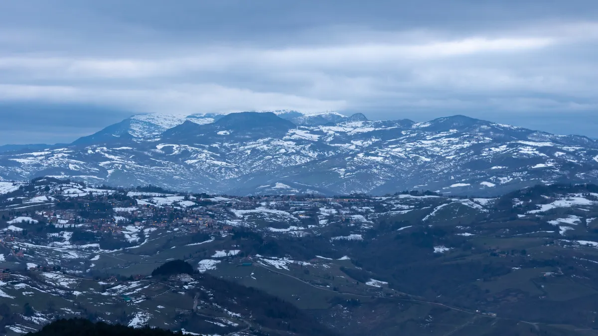 Snowy Apennine hills at dusk, San Marino — Nicolas Marincic