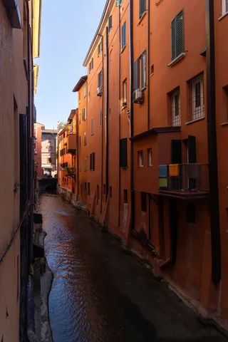 Canal caché de la Via Piella, Bologne, Italie — Nicolas Marincic