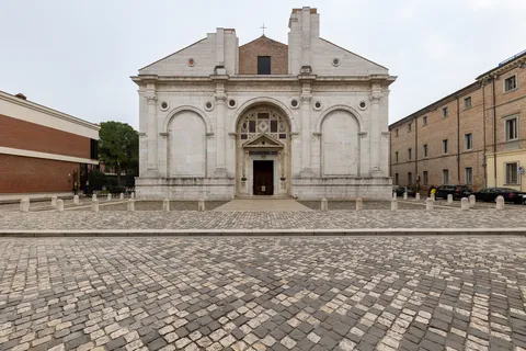 Temple Malatesta, Rimini, Italie — Nicolas Marincic