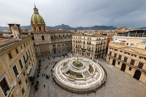 Fontaine Pretoria au cœur de Palerme, Italie — Nicolas Marincic