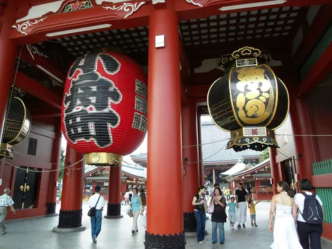 Lanterne géante du Sensō-ji, Asakusa, Japon — Nicolas Marincic