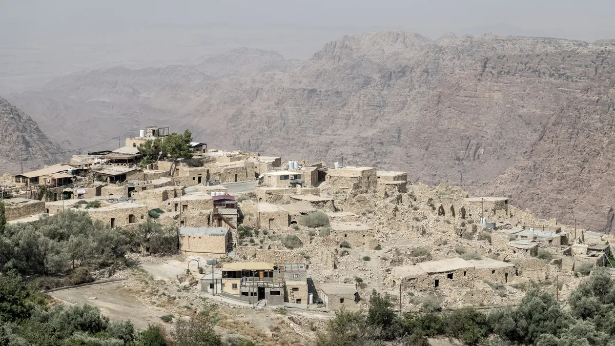 Dana village on the edge of the gorge, Jordan — Nicolas Marincic