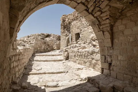 Arch and stairway in Shobak Castle, Jordan — Nicolas Marincic