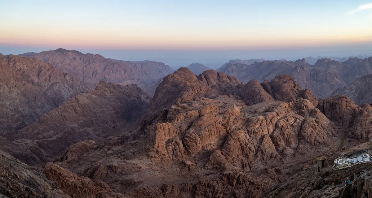 Sunrise on the granite peaks from Mount Sinai, Egypt — Nicolas Marincic