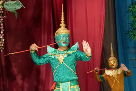 Phra Lak Phra Ram dancer in a green mask, Luang Prabang, Laos — Nicolas Marincic